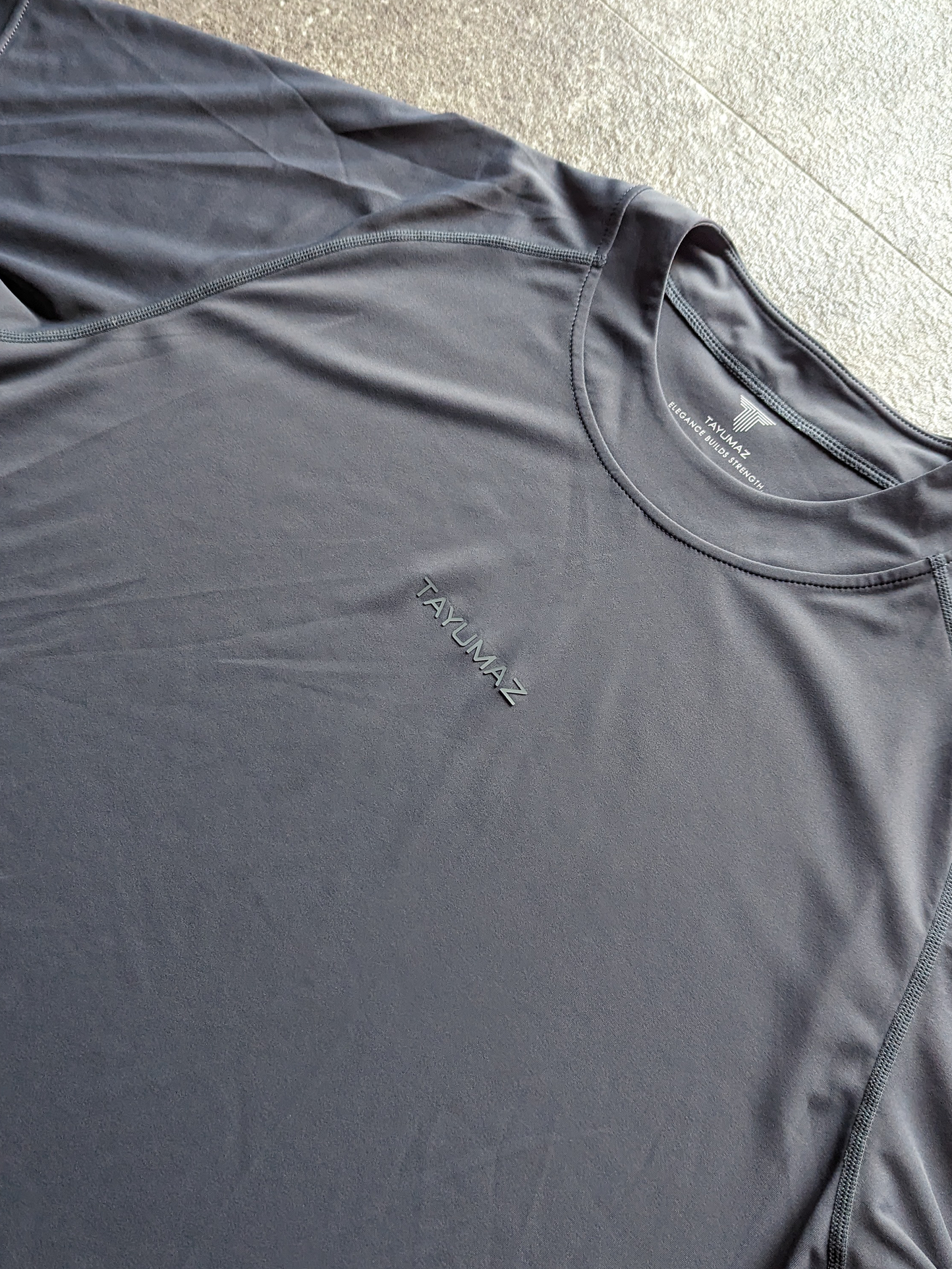 T-shirt Lisse Stretch Gris Foncé / Logo Silicone 3D Gris Foncé