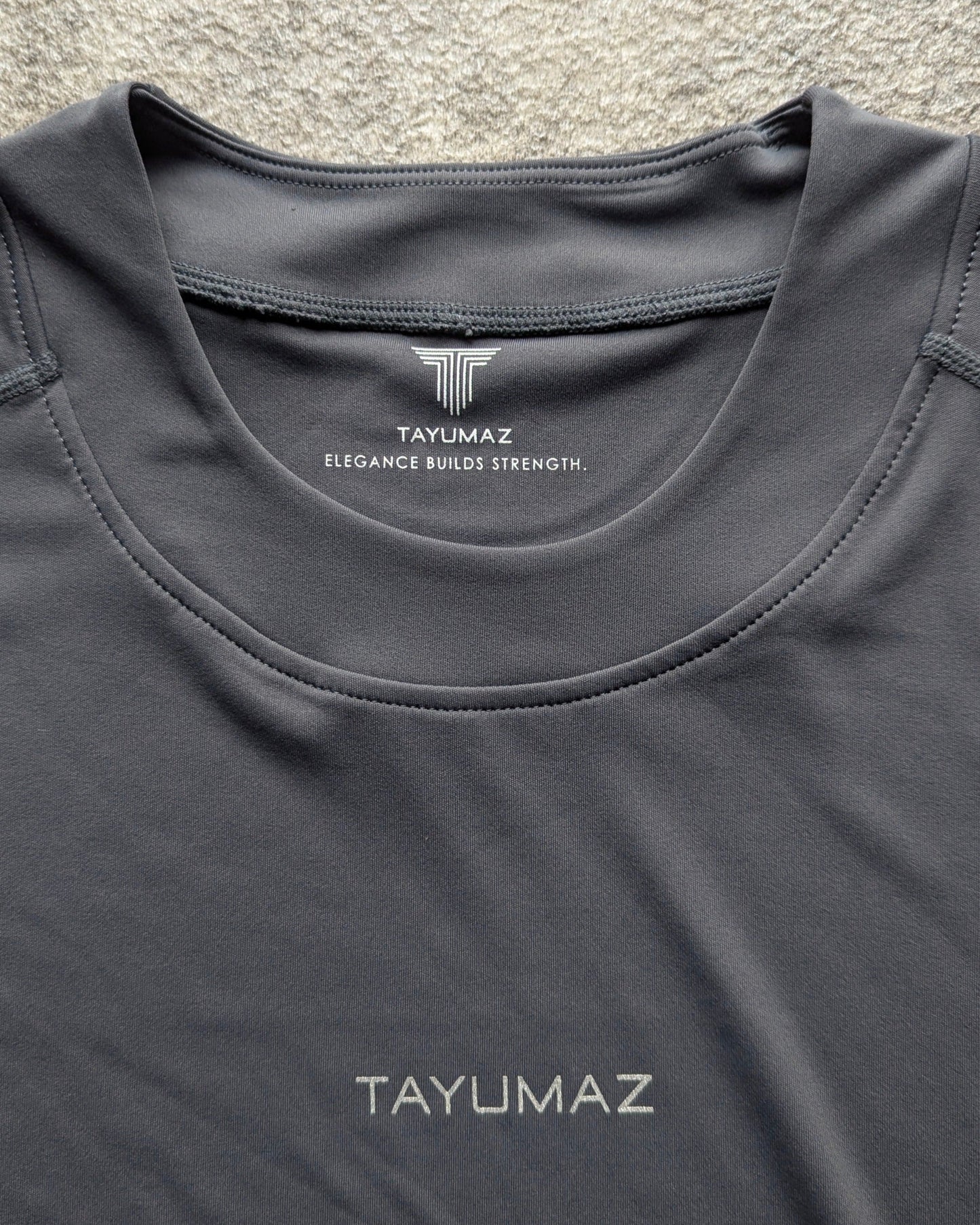 ストレッチスムースロングTシャツ ダークグレー シルバーロゴ