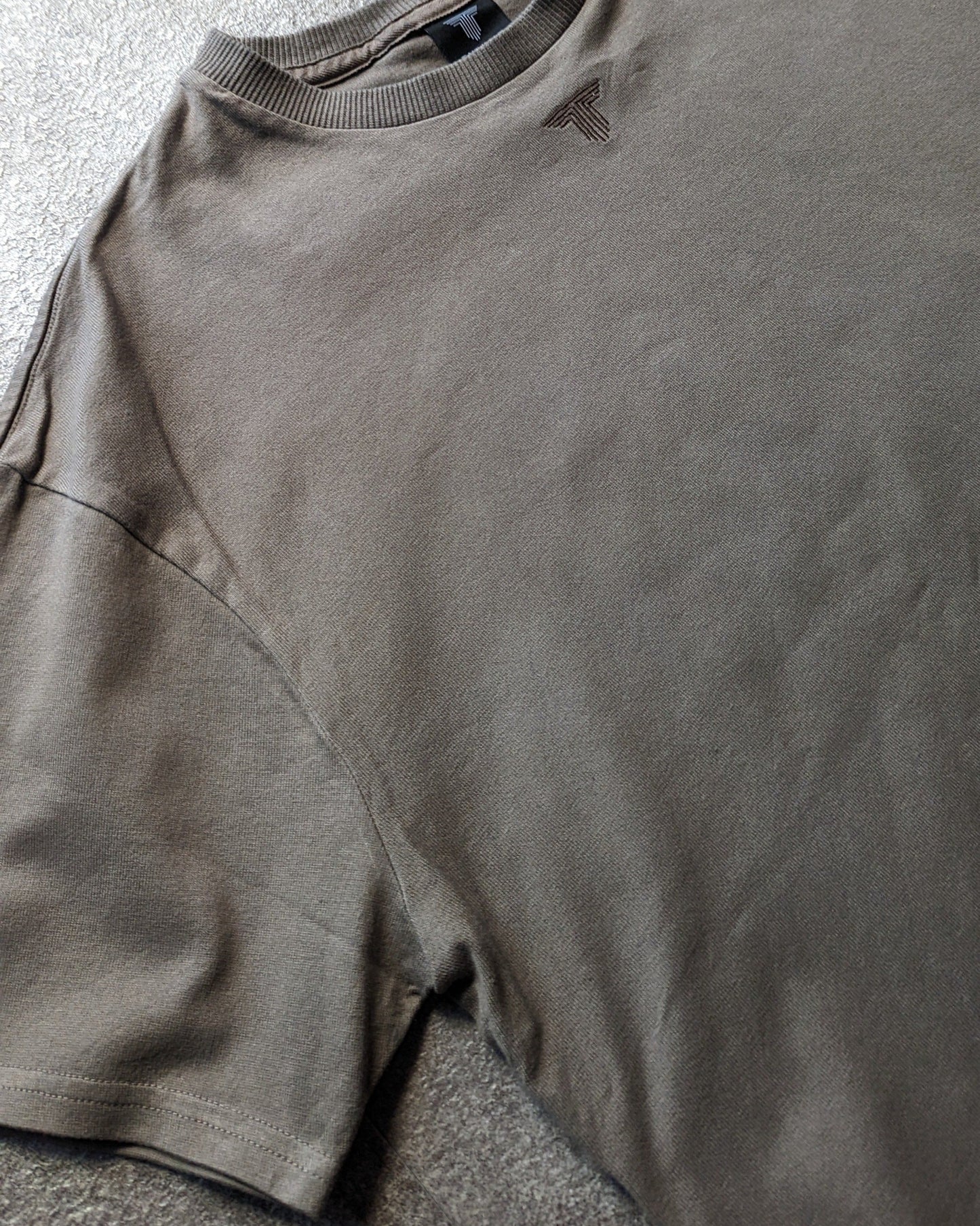 ウォッシュドコットン Tシャツ カーキ