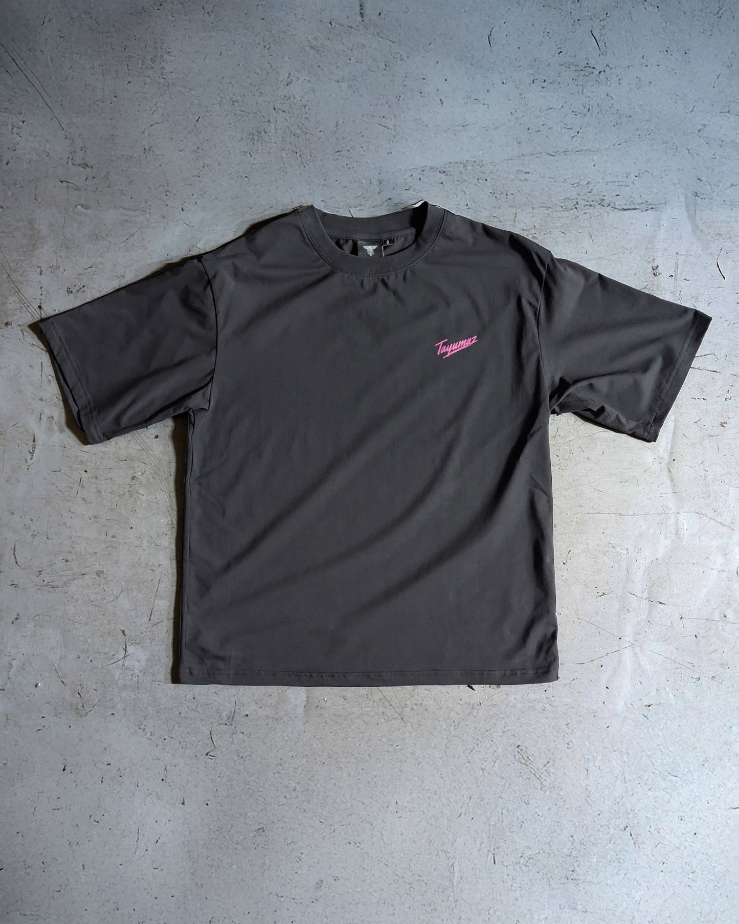 リヨセルグラフィックTシャツ ネオンシティスケープ