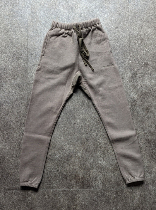 Pantalon long en sweat-shirt en coton lavé en gris