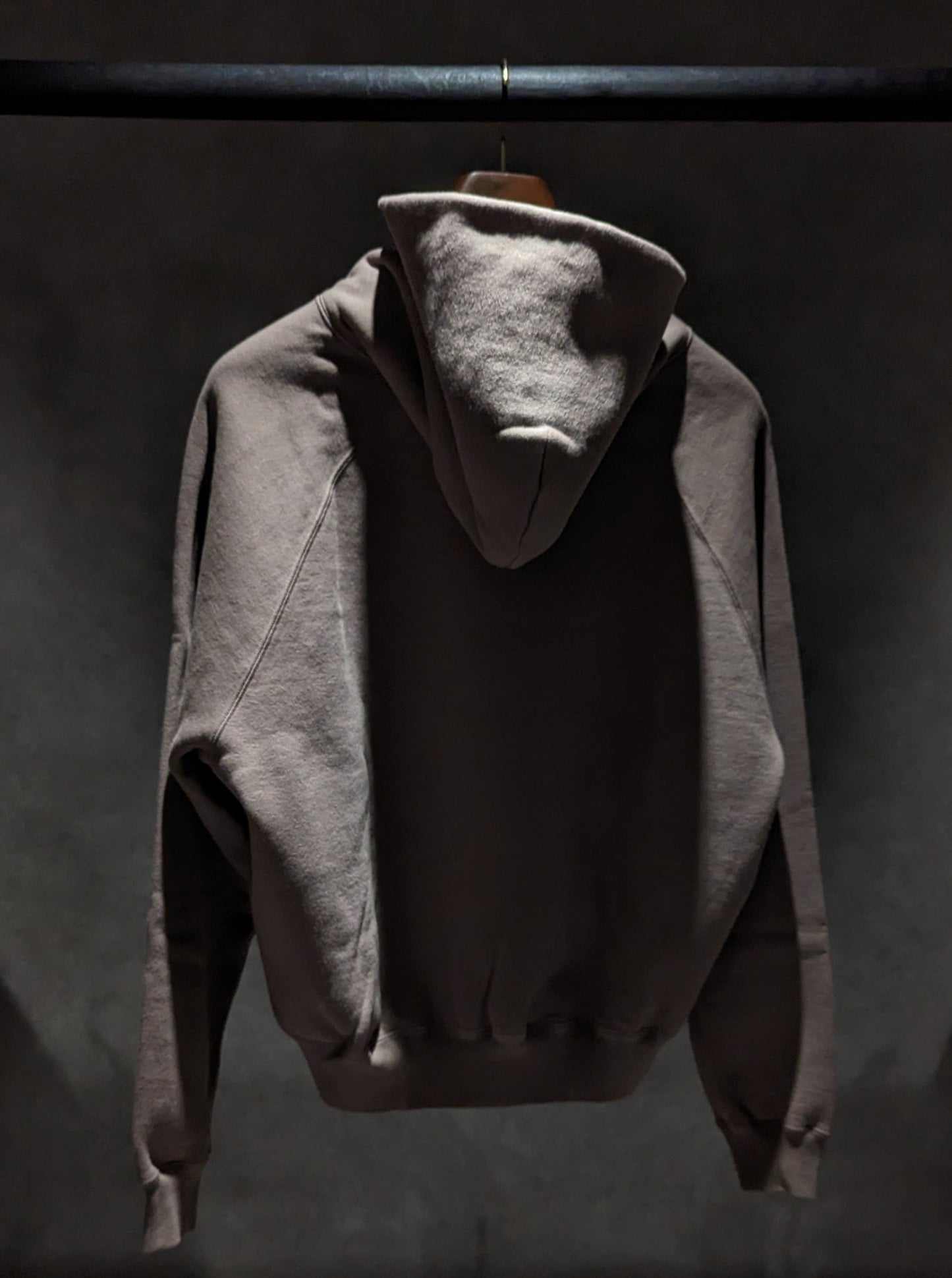 Sweat-shirt à capuche en coton lavé gris